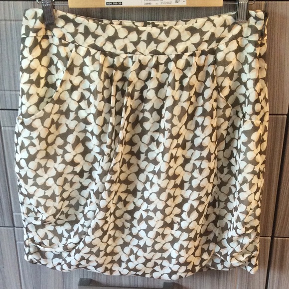 Skirt - Picture 2 of 3